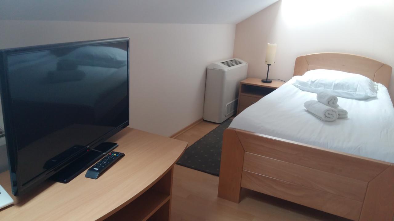 Stari Mlin Hotel Vrsac Bagian luar foto